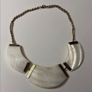 Elegant White and Gold Necklace